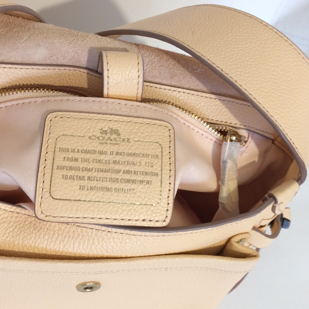 COACH 34397 Dakotah Purse 100% Leather Crossbody - Picture 6 of 8